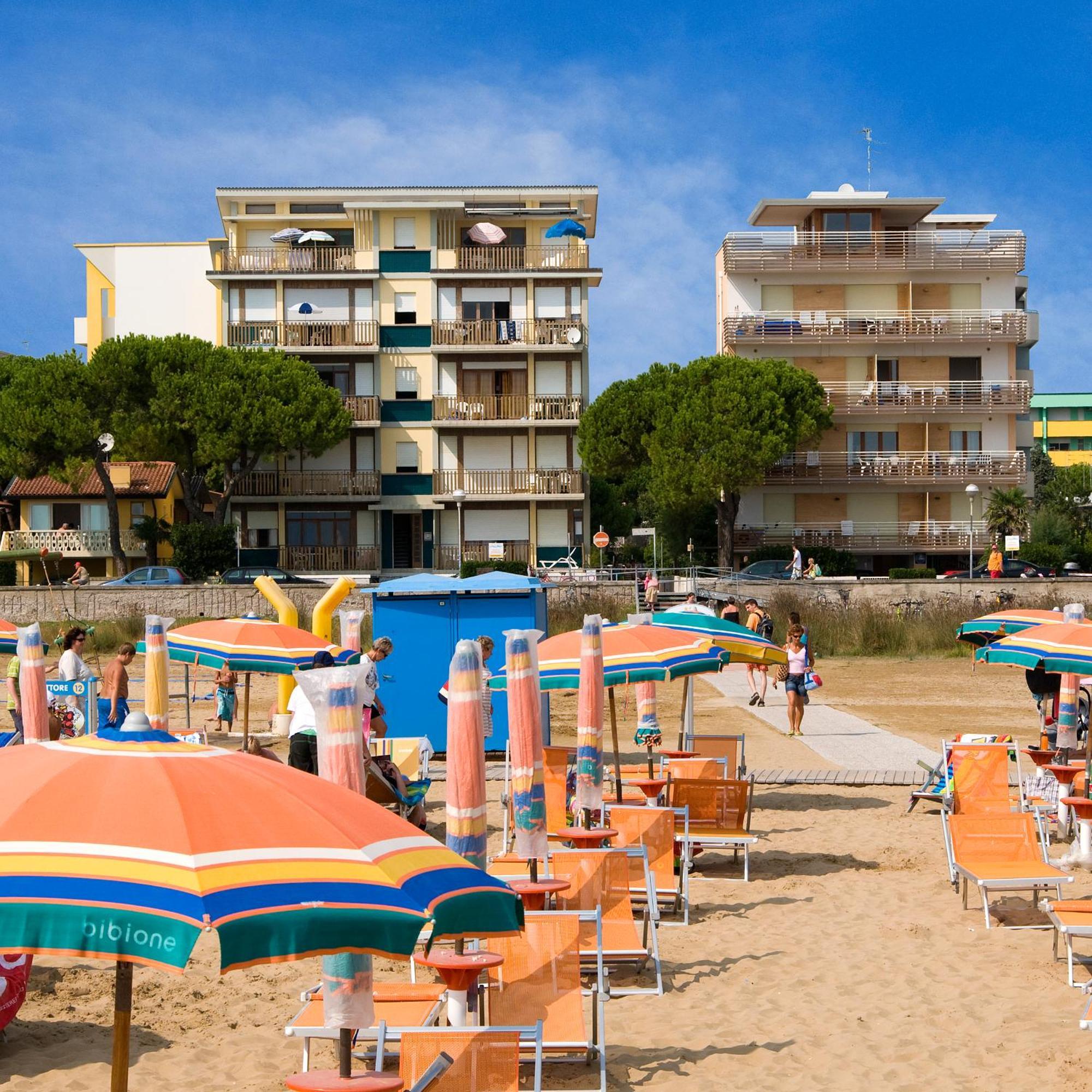 Monica Apartment Бибионе Екстериор снимка