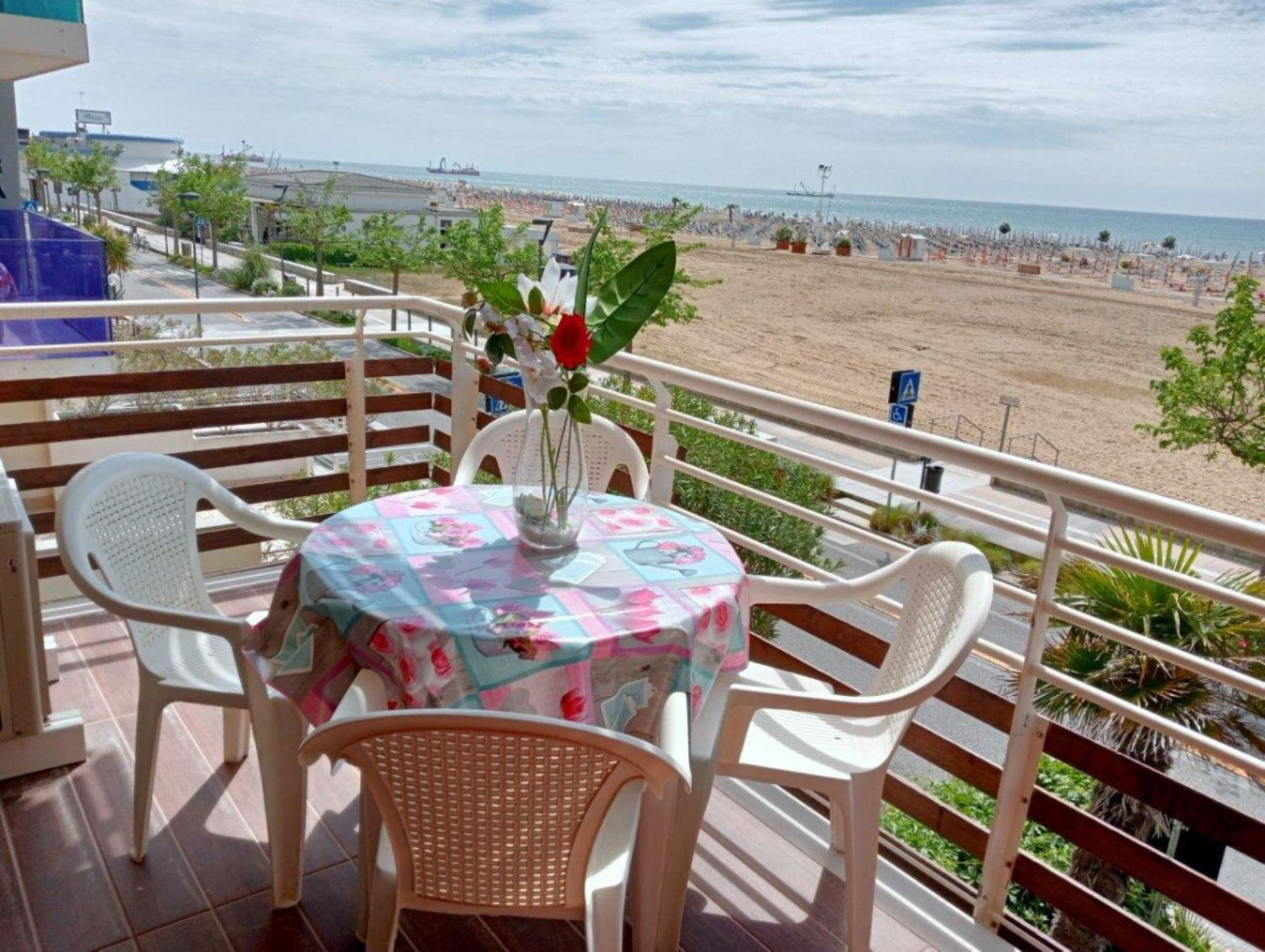 Monica Apartment Бибионе Екстериор снимка