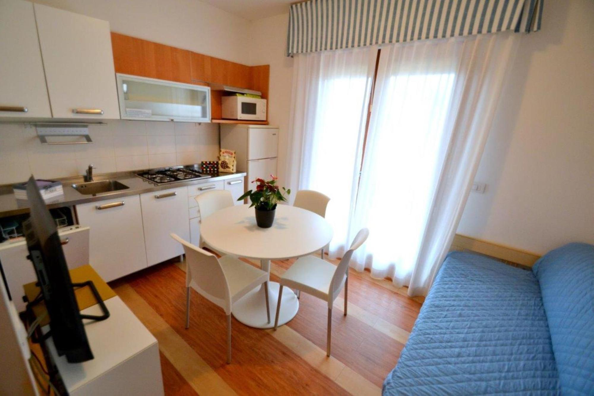 Monica Apartment Бибионе Екстериор снимка