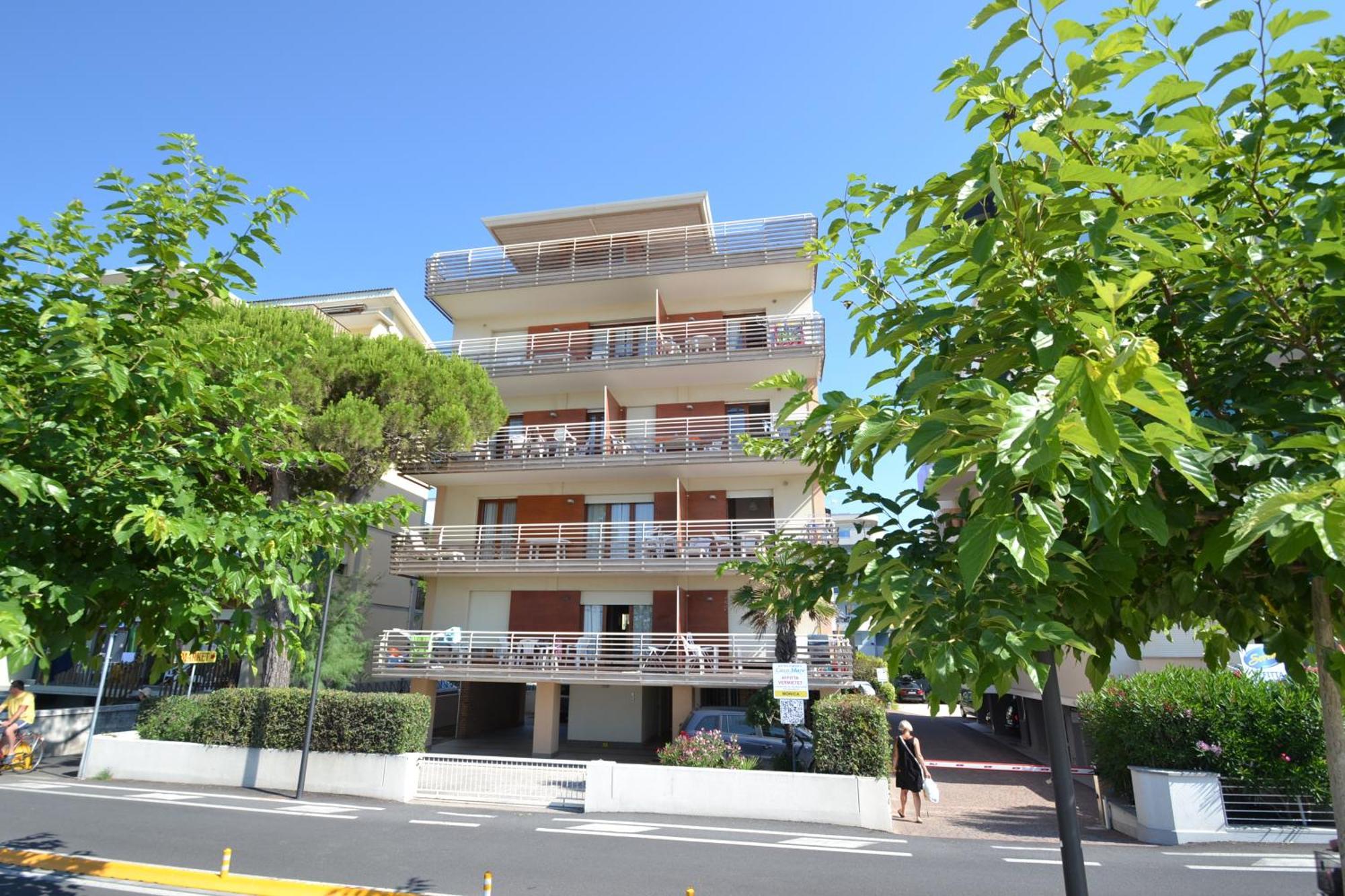Monica Apartment Бибионе Екстериор снимка