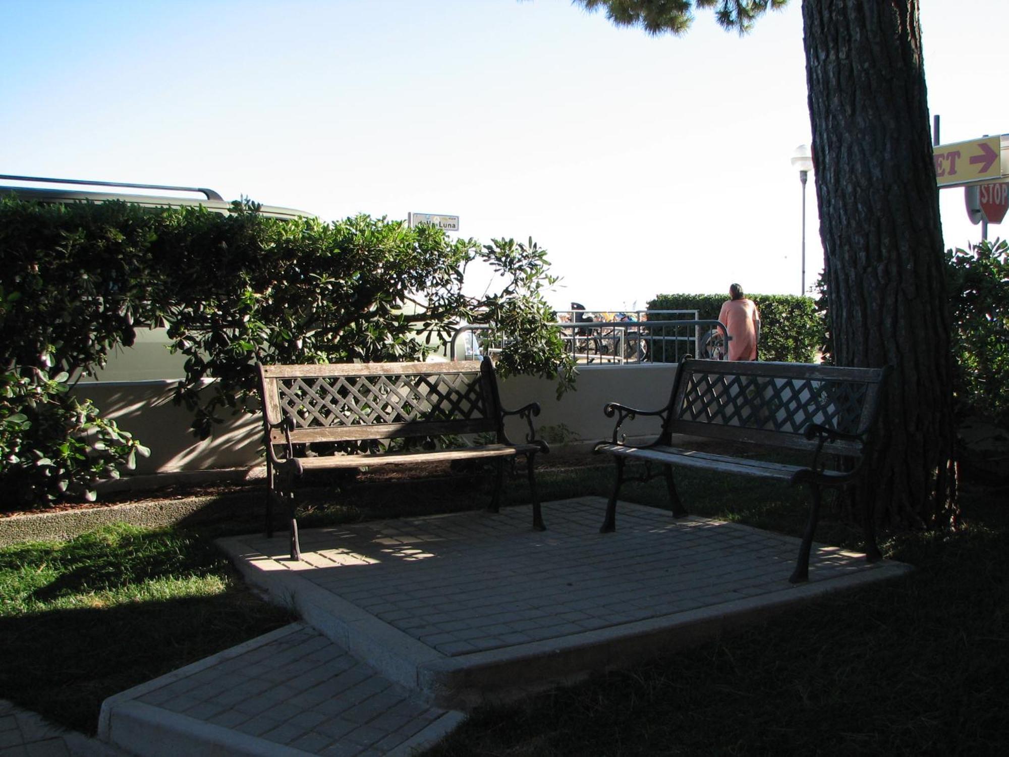 Monica Apartment Бибионе Екстериор снимка