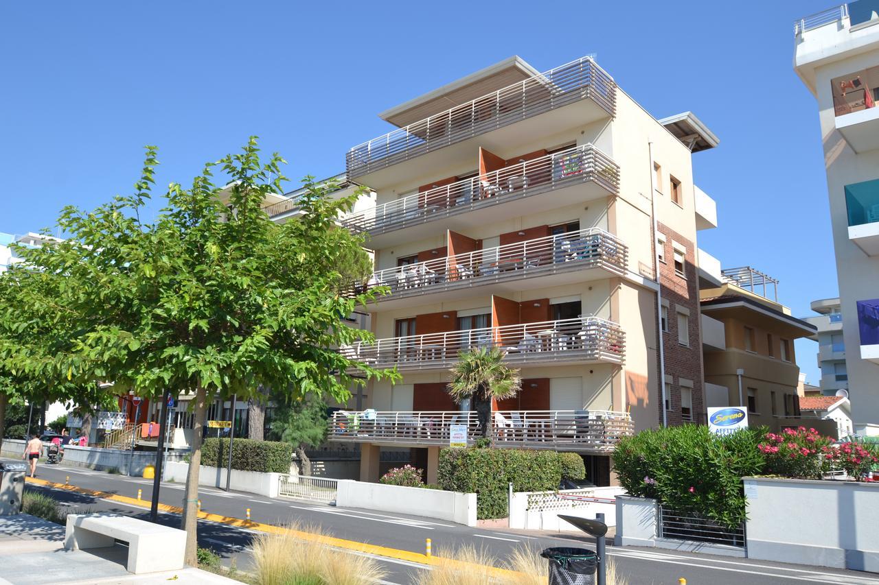 Monica Apartment Бибионе Екстериор снимка